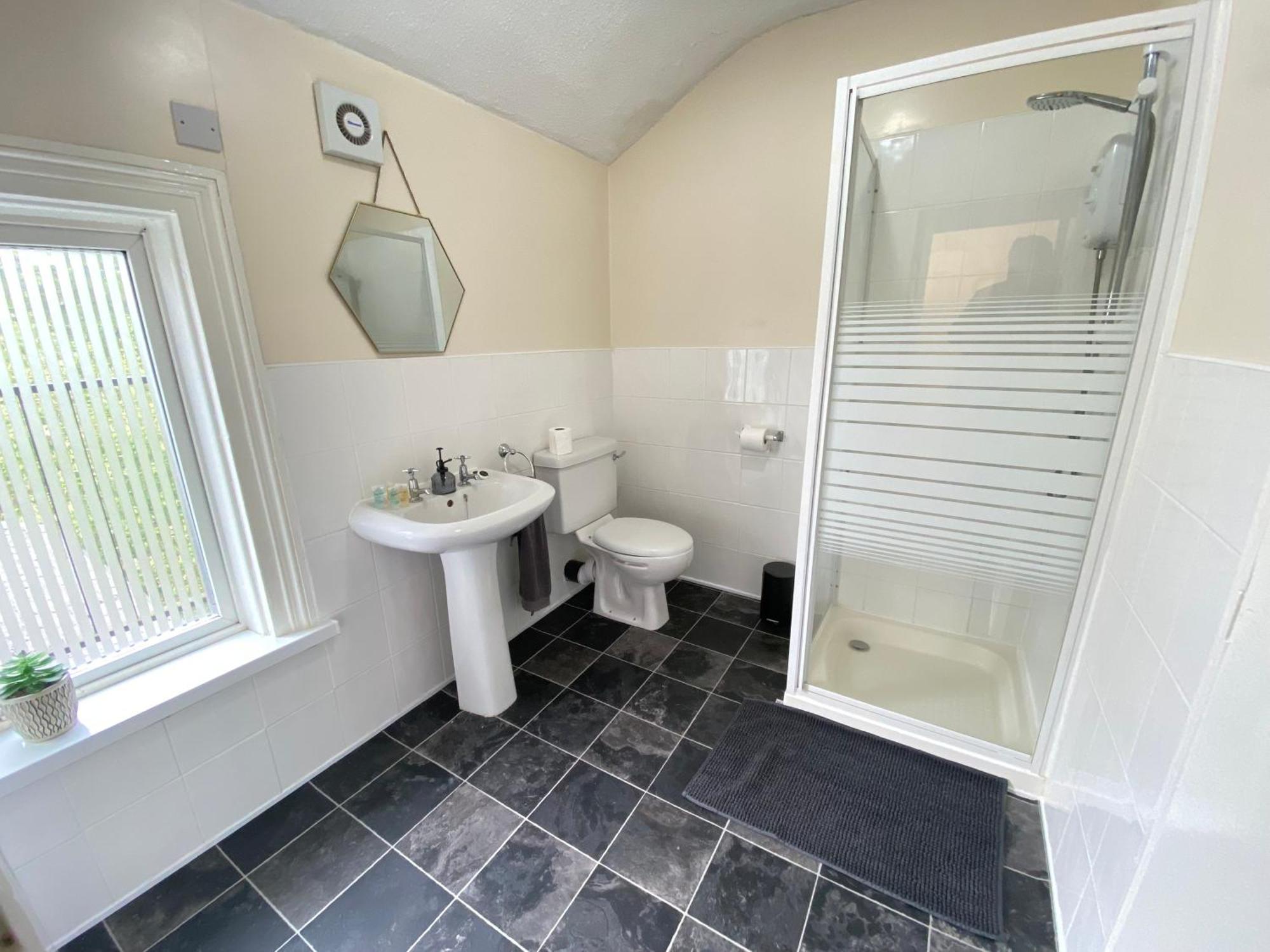 Cottage Style 2 Bedroom Apt In City, Near Utilita Arena & Free Parking Birmingham Exterior photo